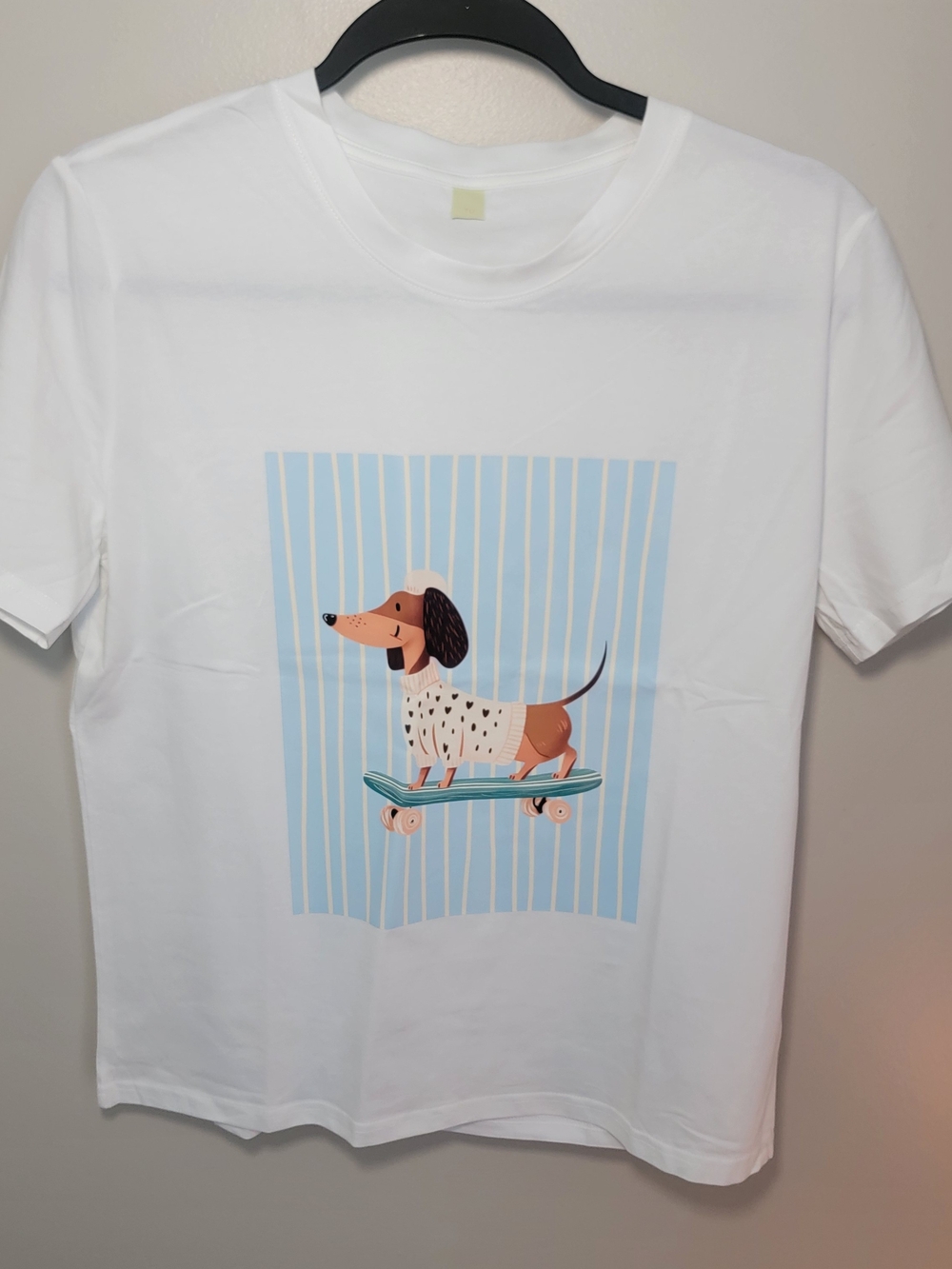 White Short-Sleeve Tee with Blue Skateboarding Dog Graphic Size S/M